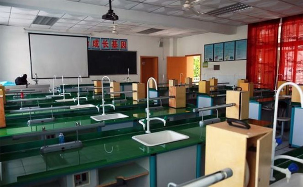 西安市第五中学实验室