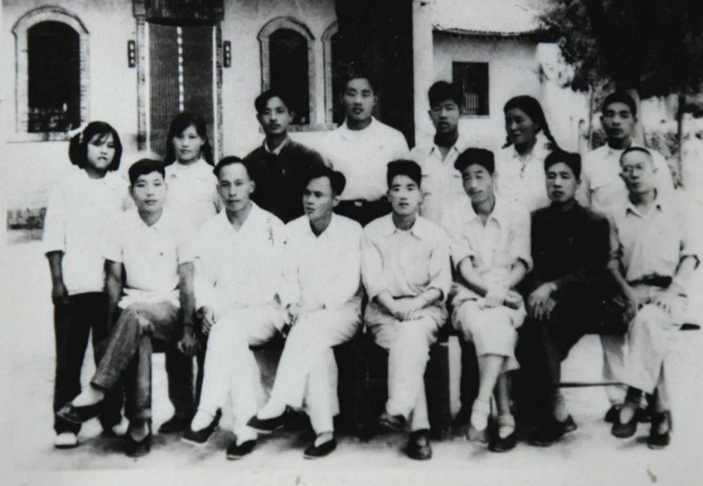 1950年代长安一中部分教师与学生合影